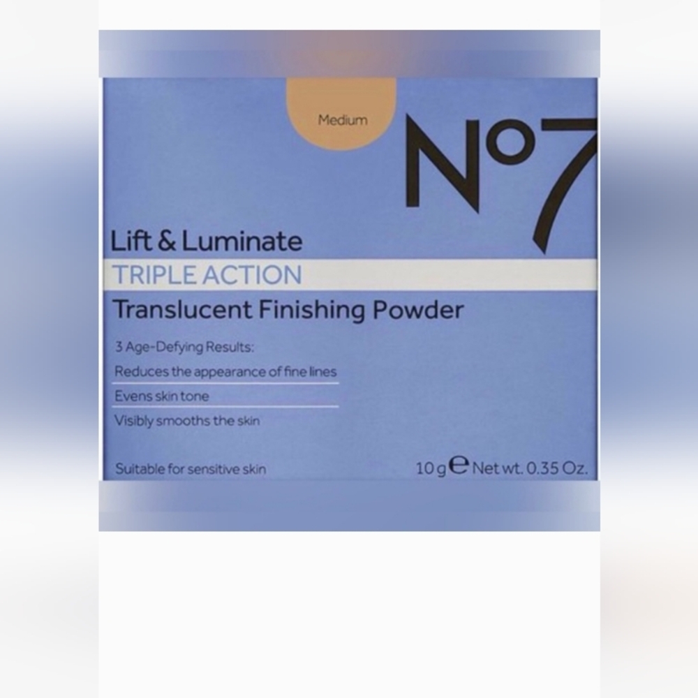 No7 Lift & Luminate Triple Action Finishing Powder - Medium